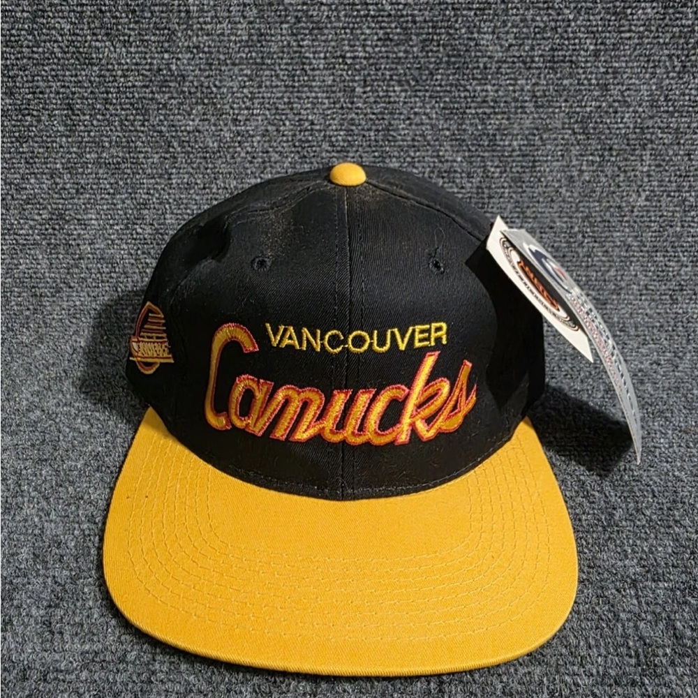 Vancouver Canucks Hat vintage 90s SnapBack Sports Specialties Single Line Script